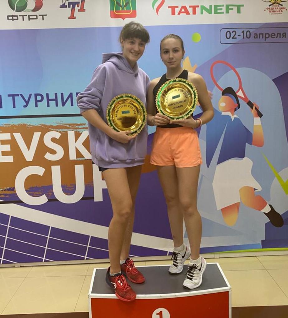 Виктория Матасова - победительница парного разряда J3 ALMETIEVSK OPEN