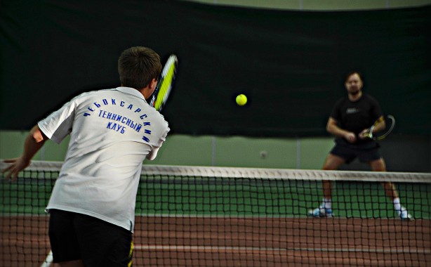 Главный приз любительского турнира по теннису «уехал» в Чебоксары