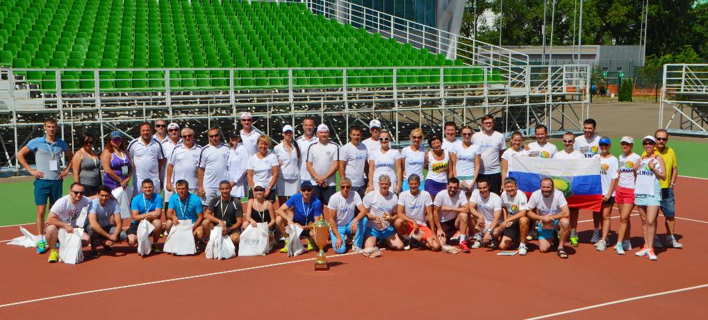Теннисисты-любители из 4 городов встретились в Казани.