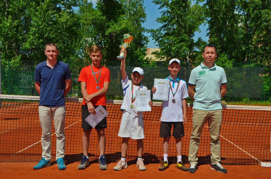 «Жаркое» первенство Татарстана по теннису